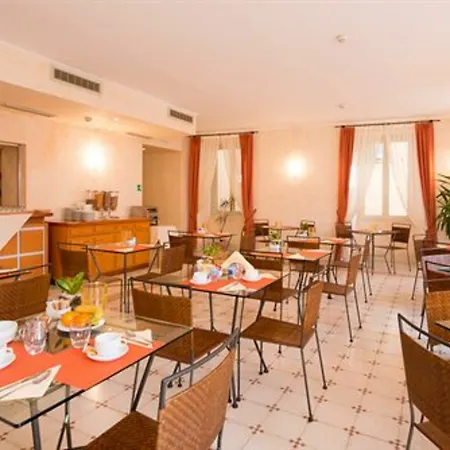 Ξενοδοχείο Hotel Bellagio 2*